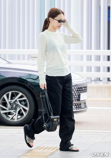 Im Nayeon feet photo thumbnail