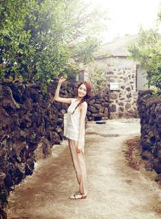 Im Yoon-ah feet photo thumbnail