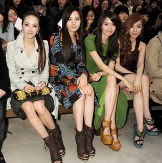 Im Yoon-ah feet photo thumbnail