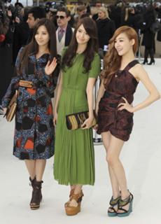 Im Yoon-ah feet photo thumbnail