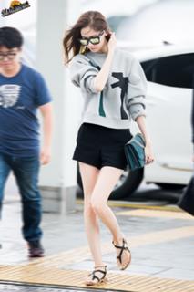 Im Yoon-ah feet photo thumbnail