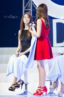 Im Yoon-ah feet photo thumbnail