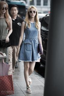 Im Yoon-ah feet photo thumbnail