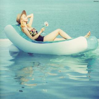 Im Yoon-ah feet photo thumbnail