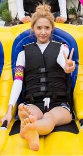 Im Yoon-ah feet photo thumbnail