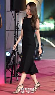Im Yoon-ah feet photo thumbnail