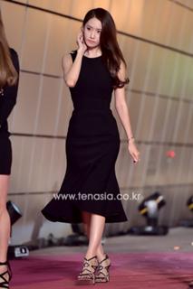 Im Yoon-ah feet photo thumbnail