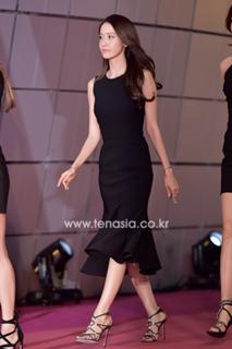 Im Yoon-ah feet photo thumbnail