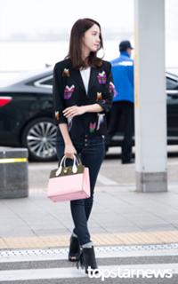 Im Yoon-ah feet photo thumbnail