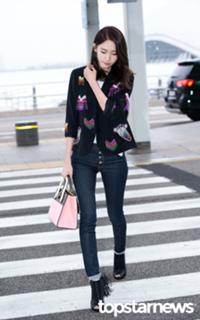 Im Yoon-ah feet photo thumbnail