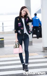 Im Yoon-ah feet photo thumbnail