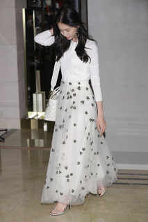 Im Yoon-ah feet photo thumbnail