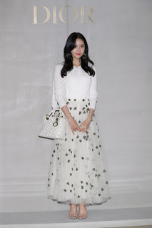 Im Yoon-ah feet photo thumbnail