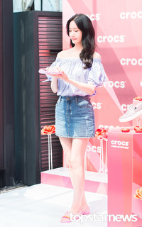 Im Yoon-ah feet photo thumbnail