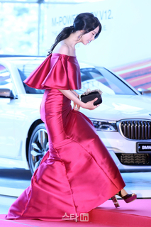 Im Yoon-ah feet photo thumbnail