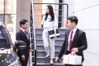 Im Yoon-ah feet photo thumbnail