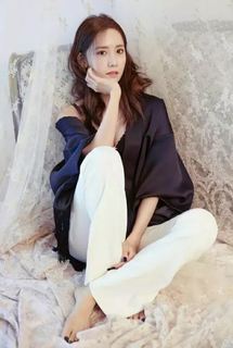 Im Yoon-ah feet photo thumbnail