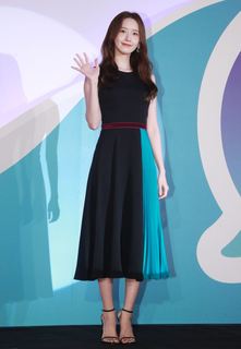 Im Yoon-ah feet photo thumbnail