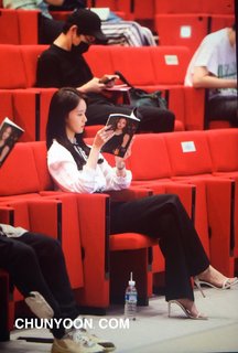Im Yoon-ah feet photo thumbnail