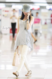 Im Yoon-ah feet photo thumbnail