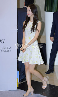Im Yoon-ah feet photo thumbnail