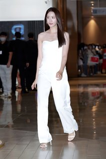 Im Yoon-ah feet photo thumbnail