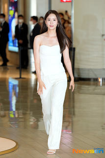 Im Yoon-ah feet photo thumbnail
