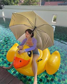 Im Yoon-ah feet photo thumbnail