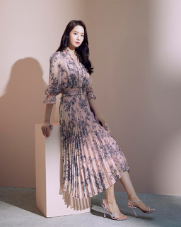 Im Yoon-ah feet photo thumbnail