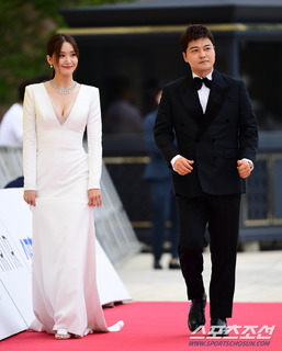 Im Yoon-ah feet photo thumbnail
