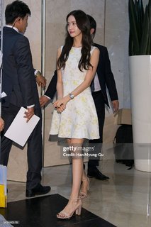 Im Yoon-ah feet photo thumbnail