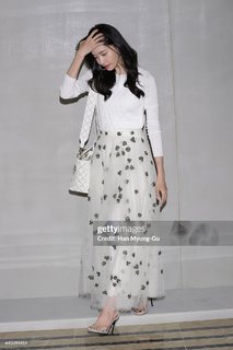 Im Yoon-ah feet photo thumbnail