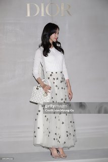 Im Yoon-ah feet photo thumbnail