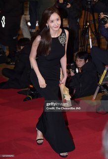 Im Yoon-ah feet photo thumbnail