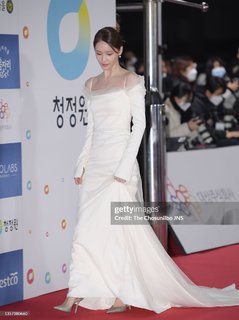 Im Yoon-ah feet photo thumbnail