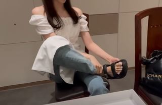 Im Yoon-ah feet photo thumbnail