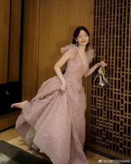 Im Yoon-ah feet photo thumbnail
