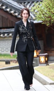 Im Yoon-ah feet photo thumbnail