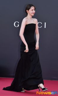 Im Yoon-ah feet photo 3