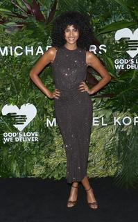 Imaan Hammam feet photo 9