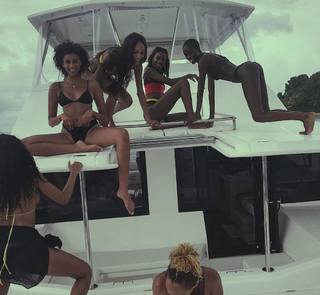 Imaan Hammam feet photo 1