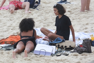 Imaan Hammam feet photo 5