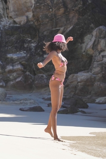 Imaan Hammam feet photo 17