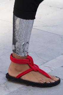 Imaan Hammam feet photo 16