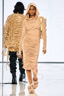 Imaan Hammam feet photo 8