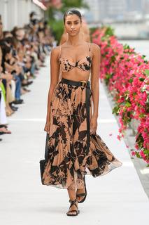 Imaan Hammam feet photo 9