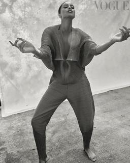 Imaan Hammam feet photo 13