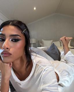 Imaan Hammam feet photo 15
