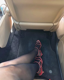 Imaan Hammam feet photo 8