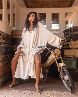 Imaan Hammam feet photo 15